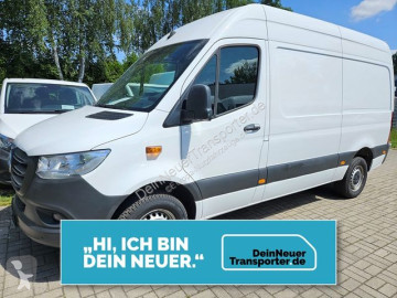 Fourgon moyen Mercedes