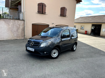 Fourgonnette Mercedes