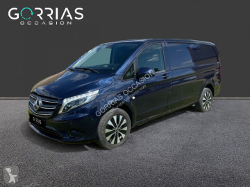 عربة نفعية مقفلة Mercedes