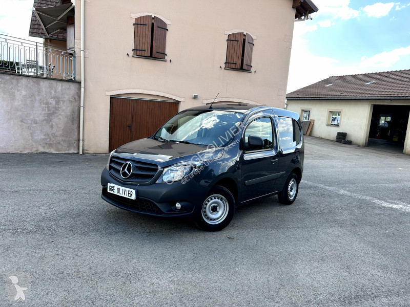Véhicule utilitaire Mercedes Compact 109 1.5...