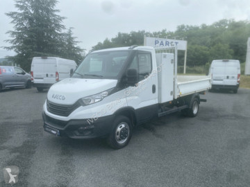 Con volquete Iveco