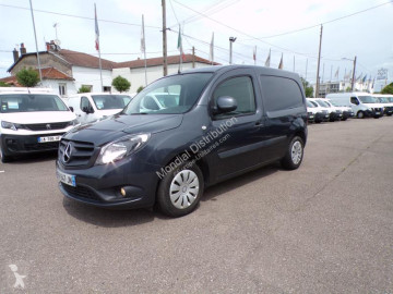Fourgonnette Mercedes
