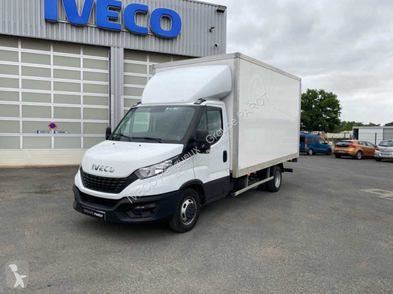 Véhicule utilitaire Iveco 35C16 Empattement 4100