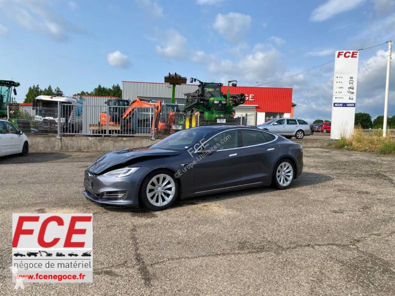 Véhicule utilitaire Tesla