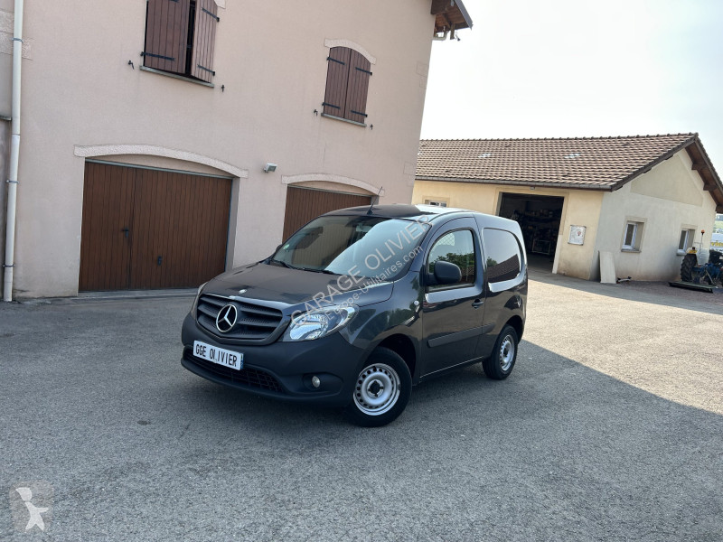 Véhicule utilitaire Mercedes Compact 109 1.5...