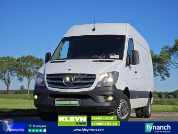 Fourgon utilitaire Mercedes