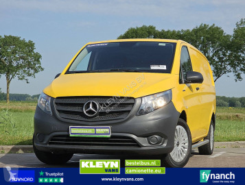 Fourgon utilitaire Mercedes