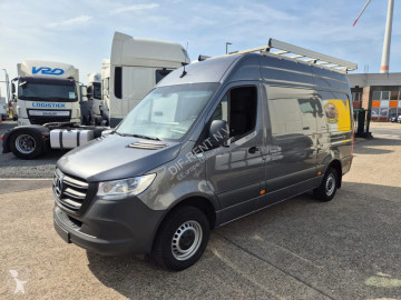 Fourgon utilitaire Mercedes