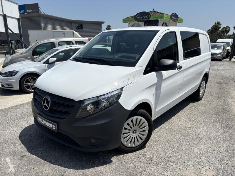Véhicule utilitaire Mercedes VITO
