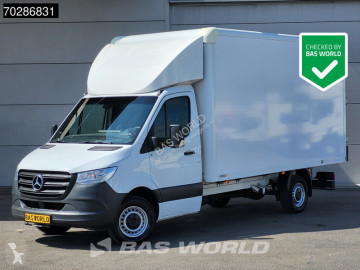 Fourgon utilitaire Mercedes