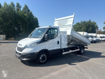 Con volquete Iveco