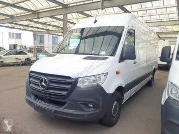 Fourgon utilitaire Mercedes