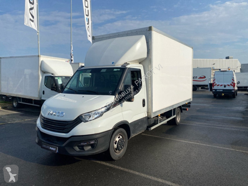 Véhicule utilitaire Iveco 35C16H3.0 empattement...