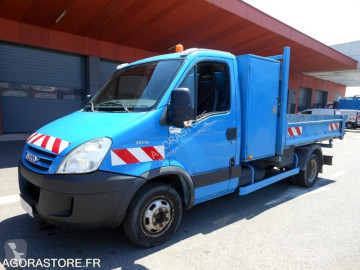 Con volquete Iveco