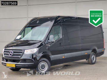 Fourgon utilitaire Mercedes