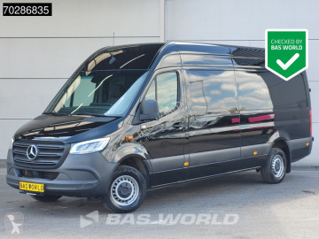 Fourgon utilitaire Mercedes