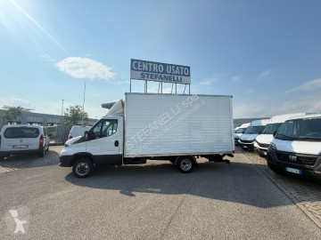 Caja cerrada Iveco