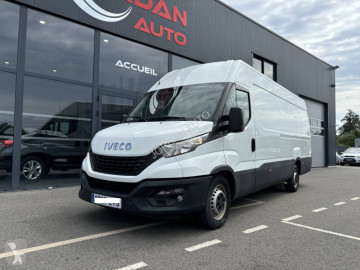Fourgon utilitaire Iveco neuf