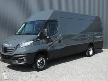 Furgonetă lungă Iveco nou
