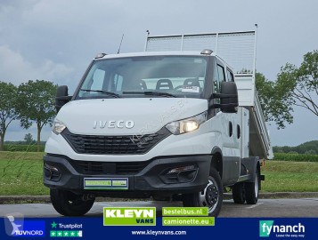 Con volquete Iveco