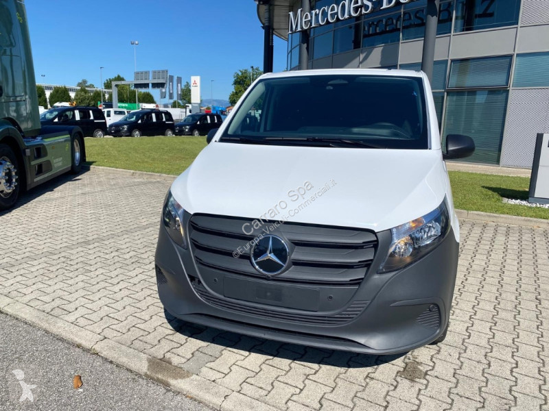 Véhicule utilitaire Mercedes Furgone