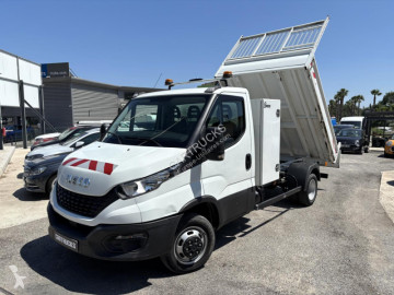 Con volquete Iveco