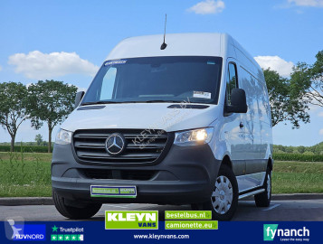 Fourgon utilitaire Mercedes