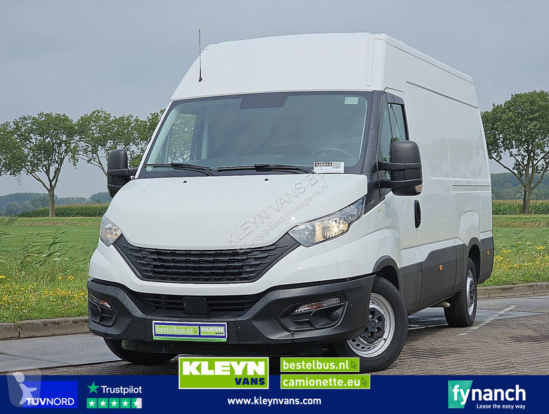 Véhicule utilitaire Iveco 35S14 L2H2...