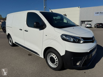 Furgoneta mediana Toyota