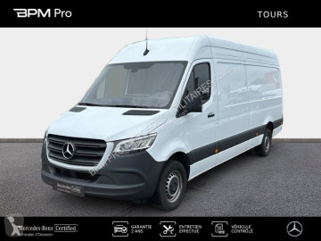 Fourgon utilitaire Mercedes