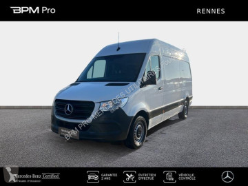 Fourgon utilitaire Mercedes
