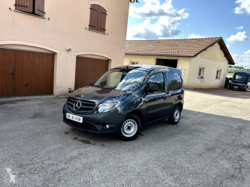 Fourgonnette Mercedes