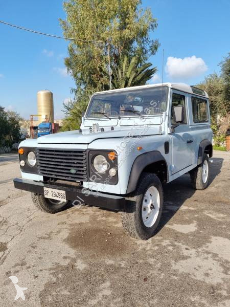 Véhicule utilitaire Land Rover