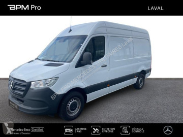 Fourgon utilitaire Mercedes