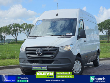 Fourgon utilitaire Mercedes