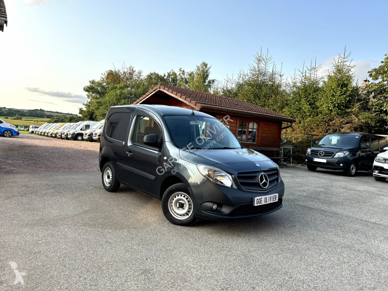Véhicule utilitaire Mercedes Compact 109 1.5...