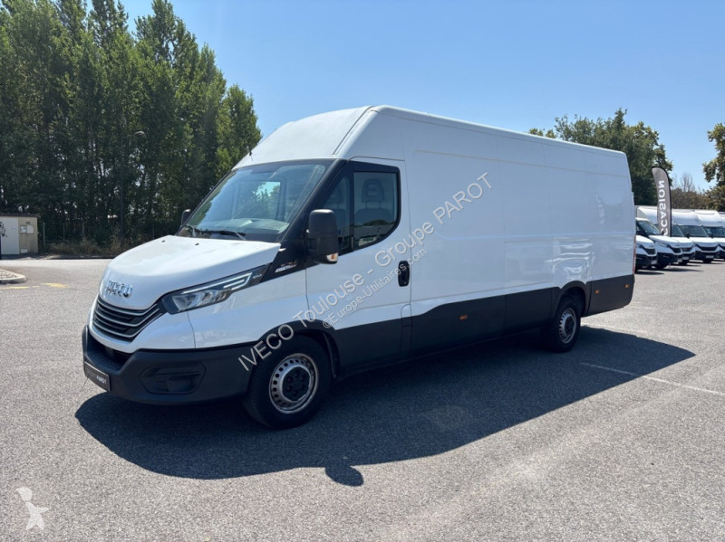 Véhicule utilitaire Iveco 35S18H V16 Hi-Matic