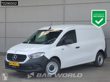 Fourgonnette Mercedes
