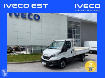 Con volquete Iveco