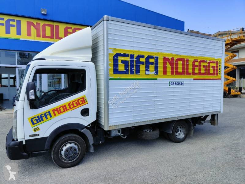 Furgoneta Nissan