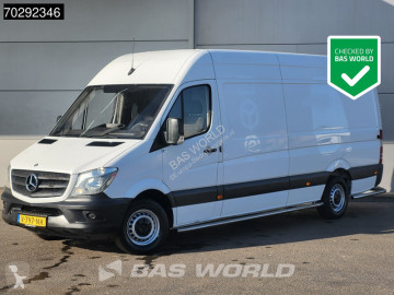 Fourgon utilitaire Mercedes
