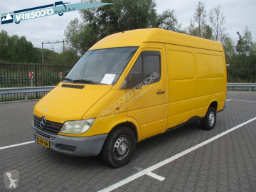Fourgon utilitaire Mercedes