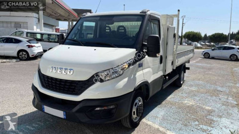 Con volquete estándar Iveco