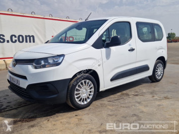 Furgoneta Toyota