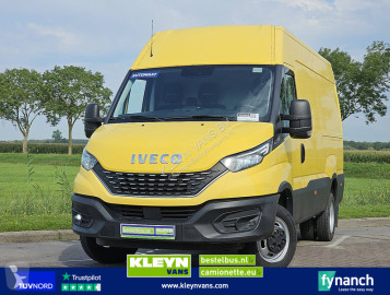 Fourgon utilitaire Iveco
