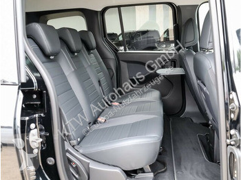 Mercedes minibus