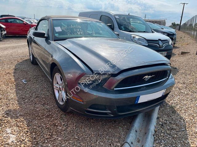 Véhicule utilitaire Ford 3.7 V6 310 Cabriolet /...