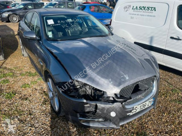 Jaguar 3.0D 240 V6 Automatique / CS136