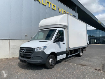 Fourgon utilitaire Mercedes