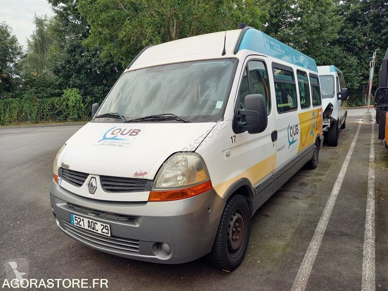 Véhicule utilitaire Renault MASTER II FOURGON...